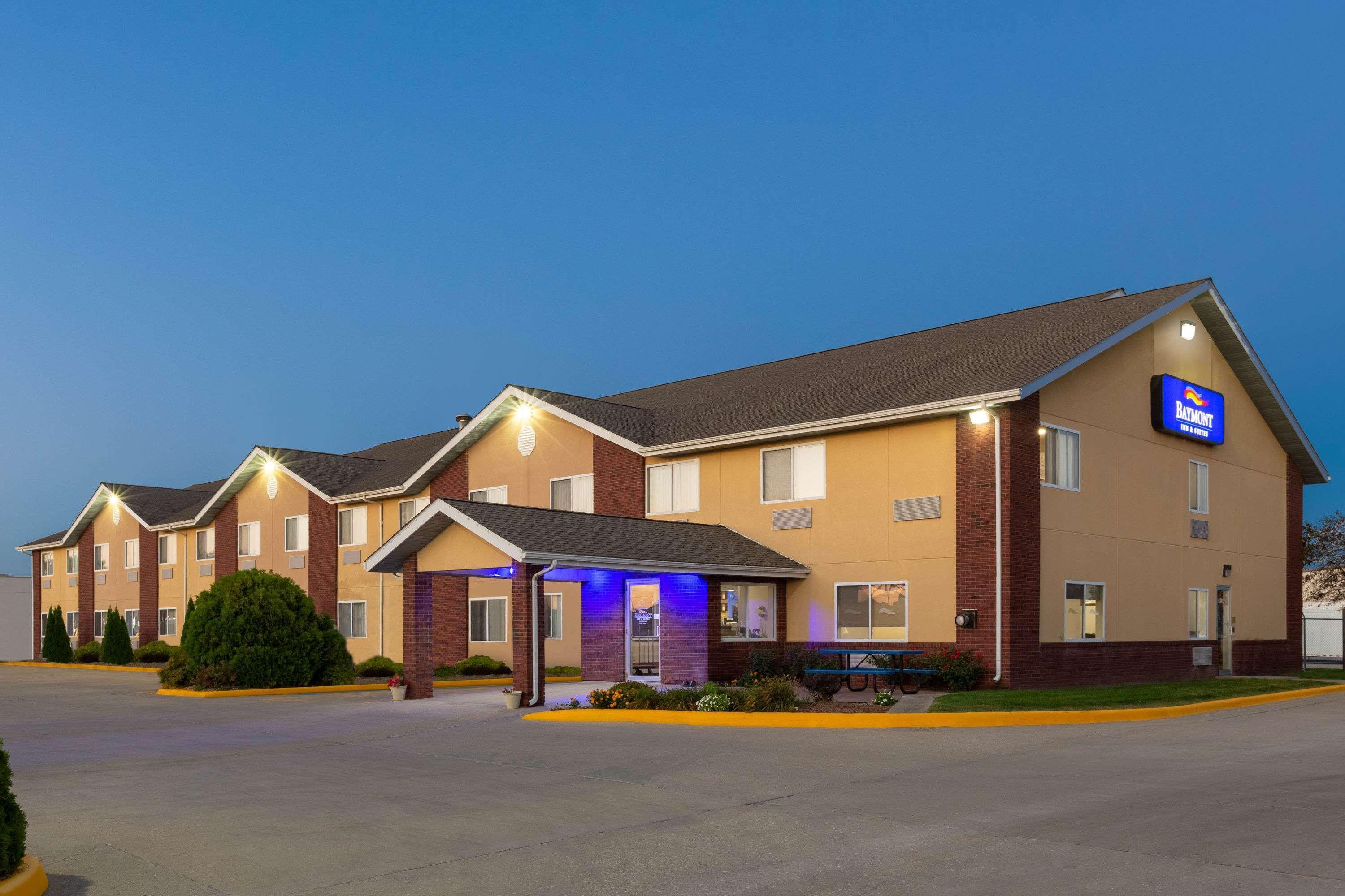 Baymont By Wyndham Dodge
