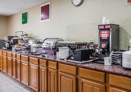 Baymont By Wyndham Dodge Hotel