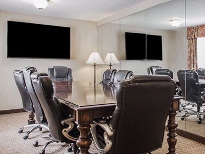 Hotel Baymont By Wyndham Dodge 2*
