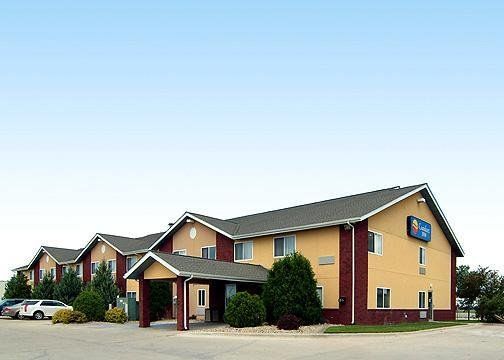 Hotel Baymont By Wyndham Dodge