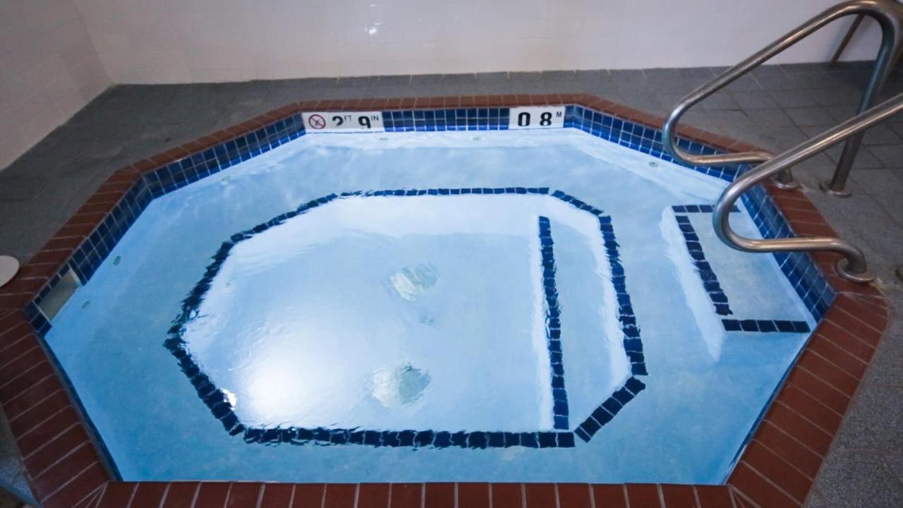 Hotel Baymont By Wyndham Dodge